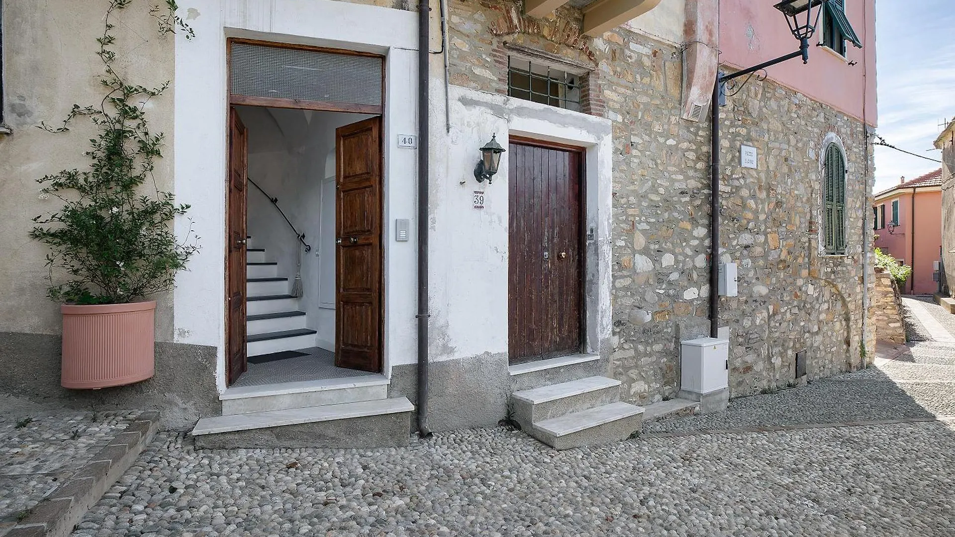 La Casa Incantata San Bartolomeo Al Mare 0*,  Italy