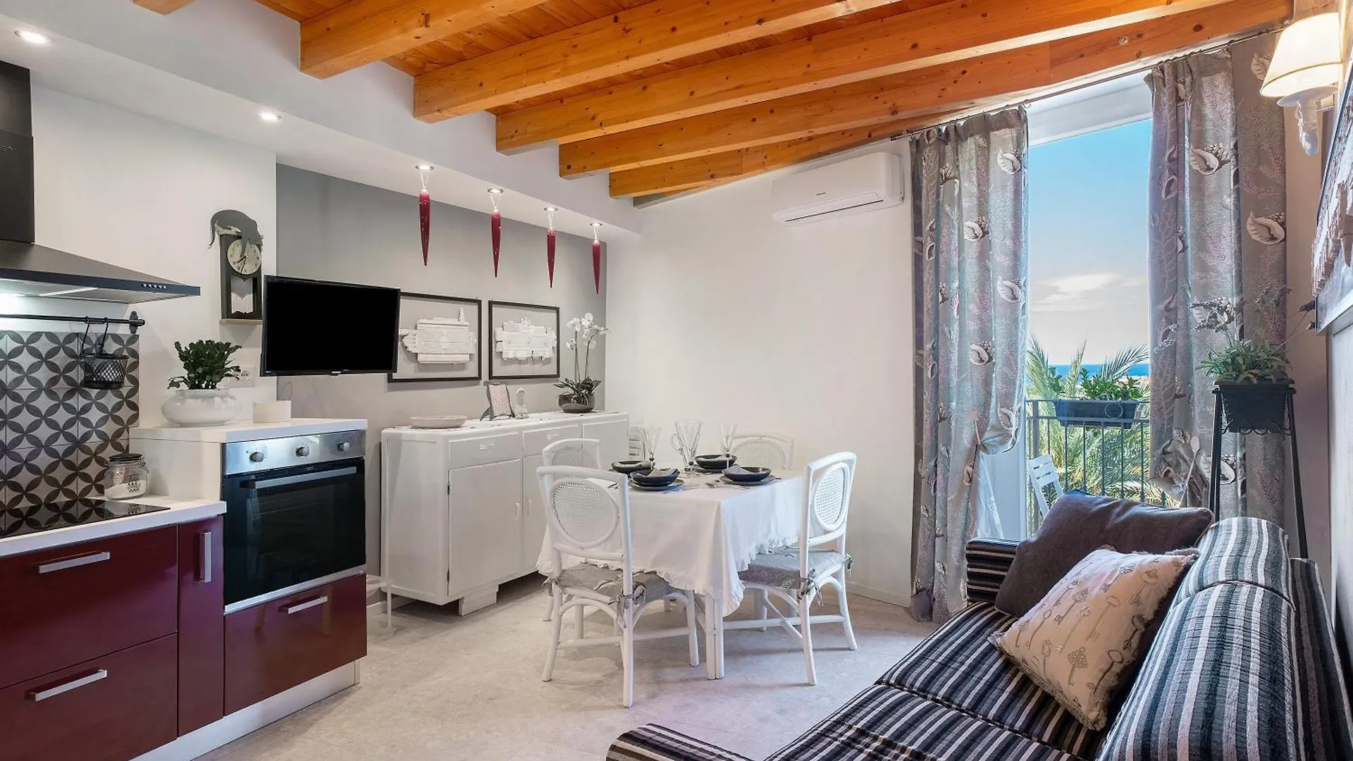 Apartment La Casa Incantata San Bartolomeo Al Mare Italy
